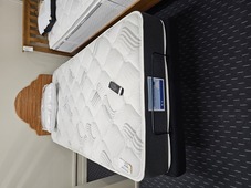 SLEEPMAKER ADJUSTABLE BED